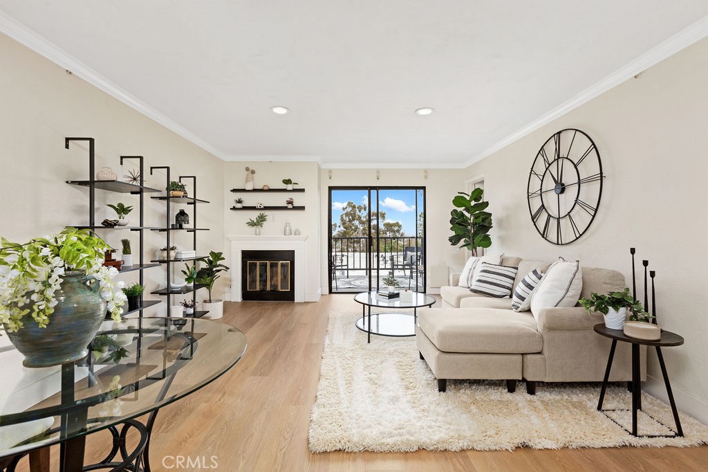 2599 Walnut Ave unit #330