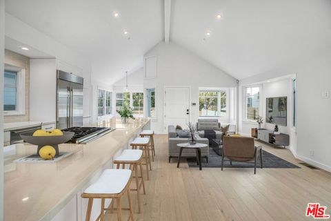 Photo of 24 Dudley Avenue, Venice, CA 90291 (MLS # 26639329)