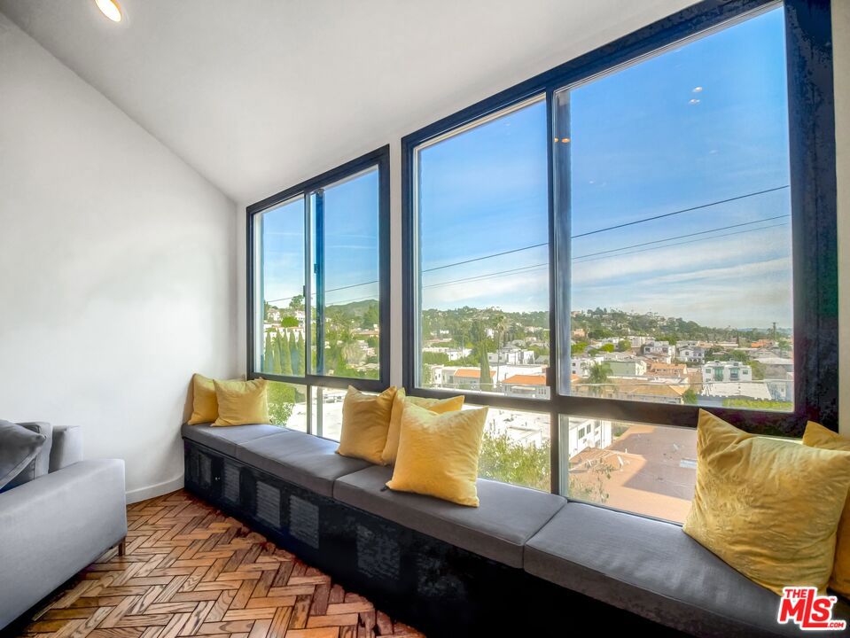 1900 Vine Street 306