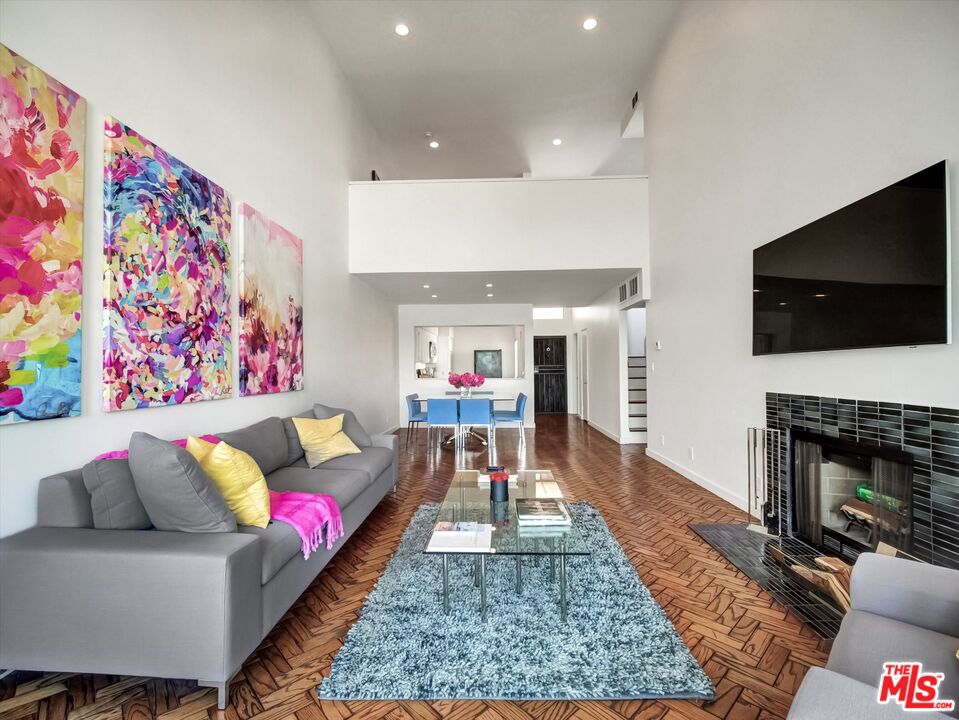 1900 Vine Street 306