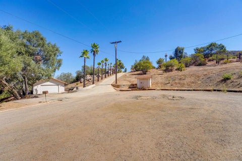 Photo of 393 Galloway Valley Court CT, Alpine, CA 91901 (MLS # 260023184SD)