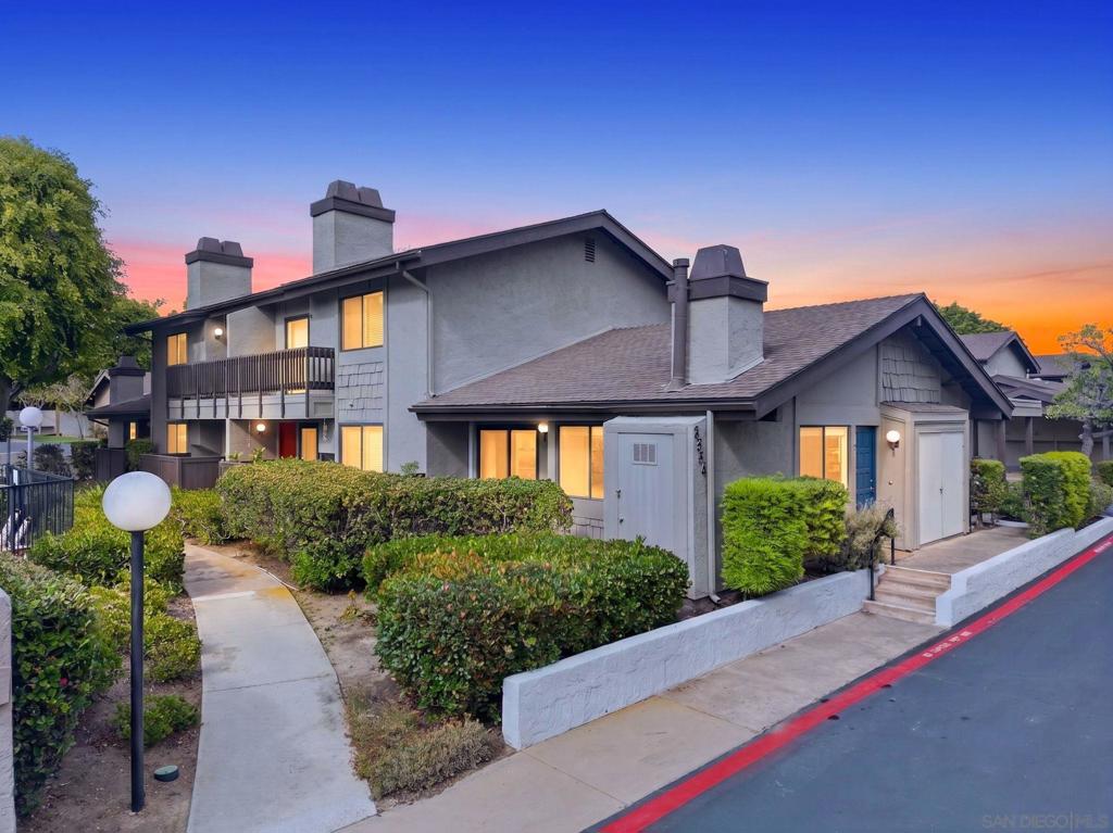 8356 Via Sonoma