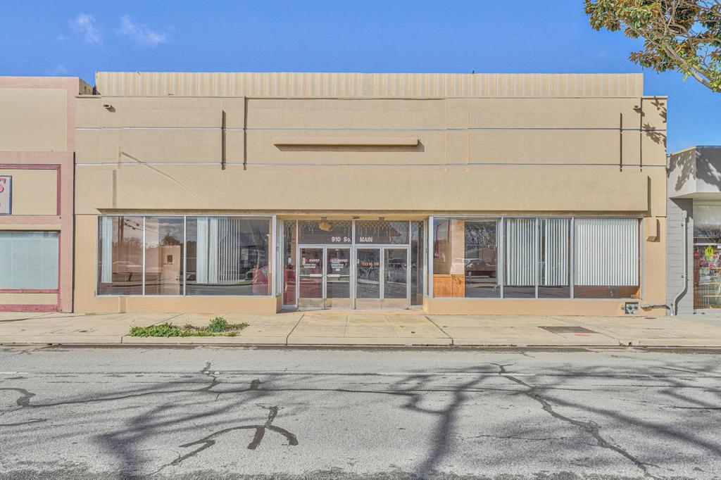 Just reduced! Located in the heart of South Salinas, this commercial building features Main Street frontage in the Valley Center shopping district, offering excellent visibility and in close proximity to downtown. With a total area of approximately 19,000 square feet and ample parking, the main level spans approximately 8,600 square feet and includes a fully equipped commercial kitchen, making it versatile for a range of businesses. The property is a unique opportunity for customization, appealing to investors and entrepreneurs looking to tailor a space to their specific needs. It comes with a large basement suitable for storage or expansion, and additional office spaces on the second level, adding to its flexibility. Ideal for those seeking to make their mark in Salinas' dynamic commercial market, this building is ready for transformation into a distinctive business location.
