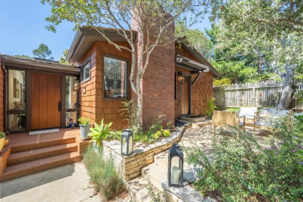 Photo of 0 Vizcaino 3 NW Flanders Way, Carmel, CA 93921 (MLS # ML82044194)