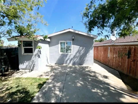 1324 Murdock Street, Bakersfield, CA 93307 - MLS#: TR25103968