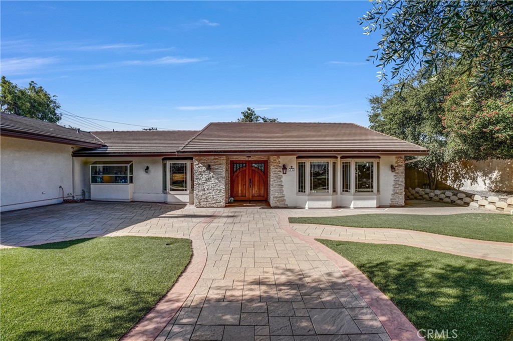 3290 Villa Highlands