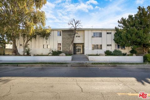 Photo of 8750 Owensmouth Avenue, Canoga Park, CA 91304 (MLS # 26666201)