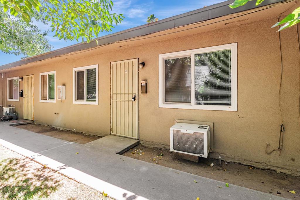 360 N Calaveras Street