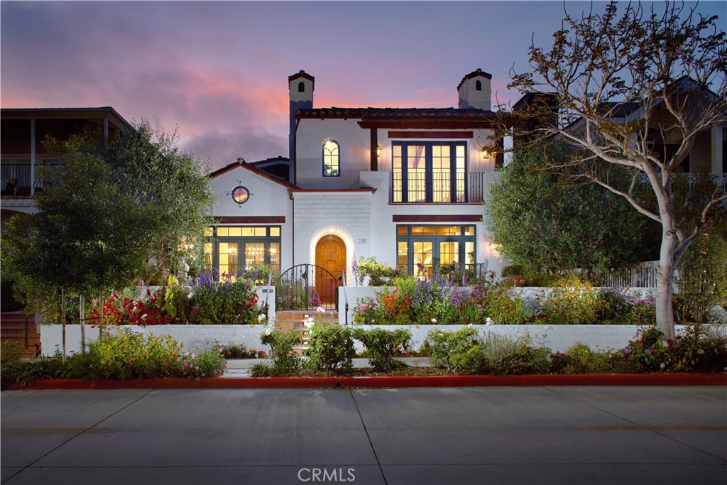 Corona del Mar South of PCH (CDMS) - Residential