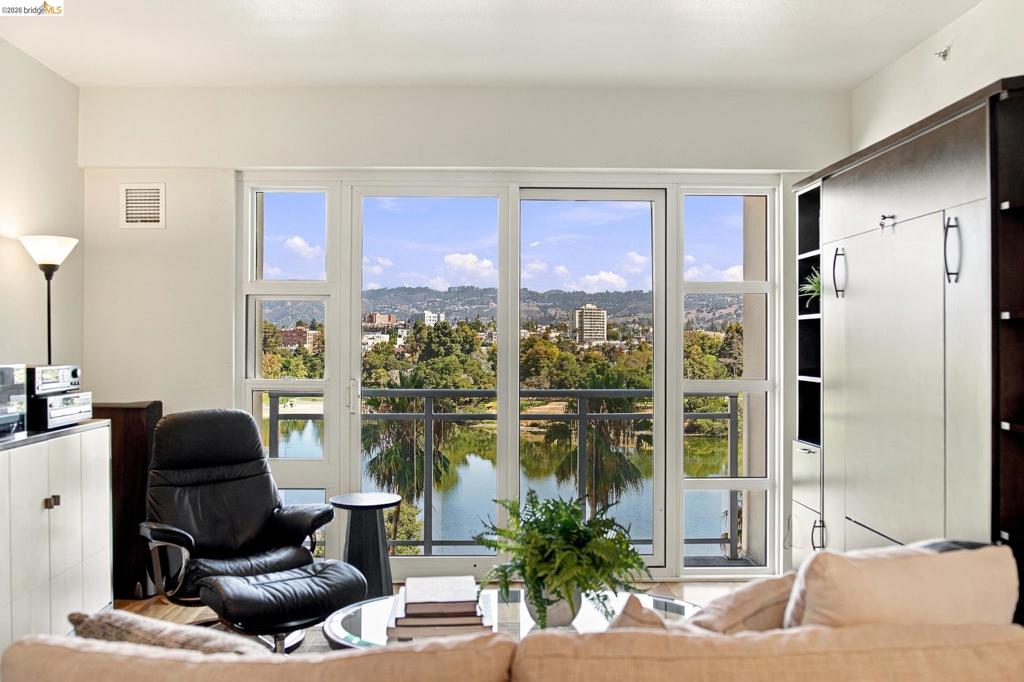 1 Lakeside Dr 607