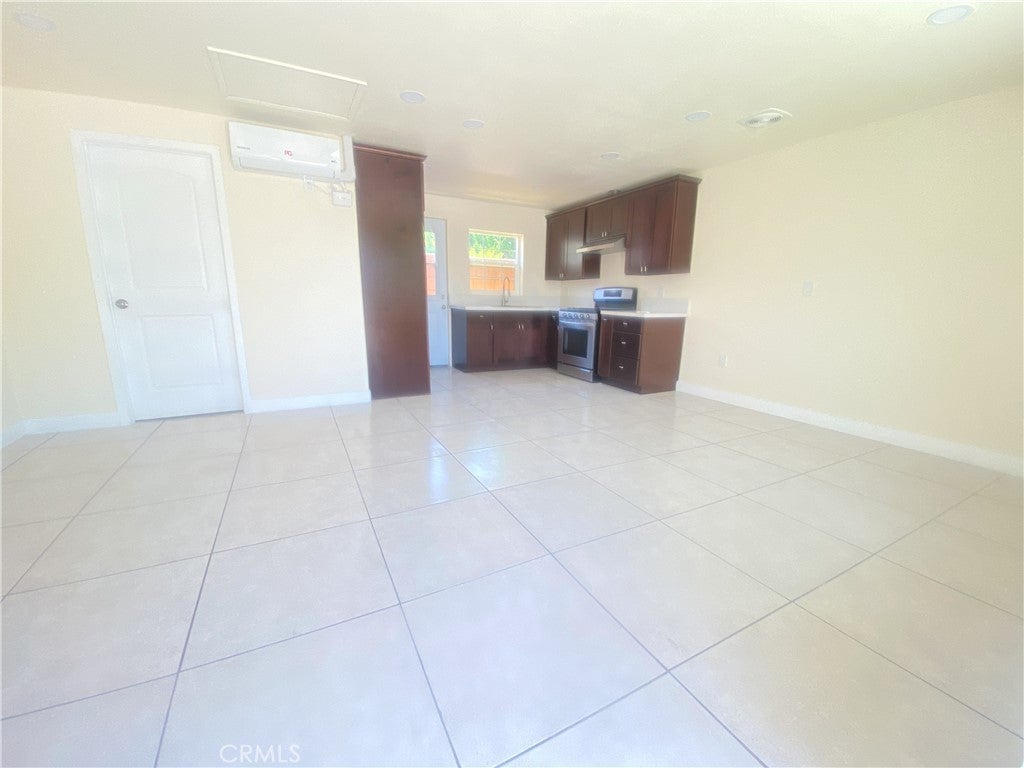 2558 W Lullaby Lane STUDIO