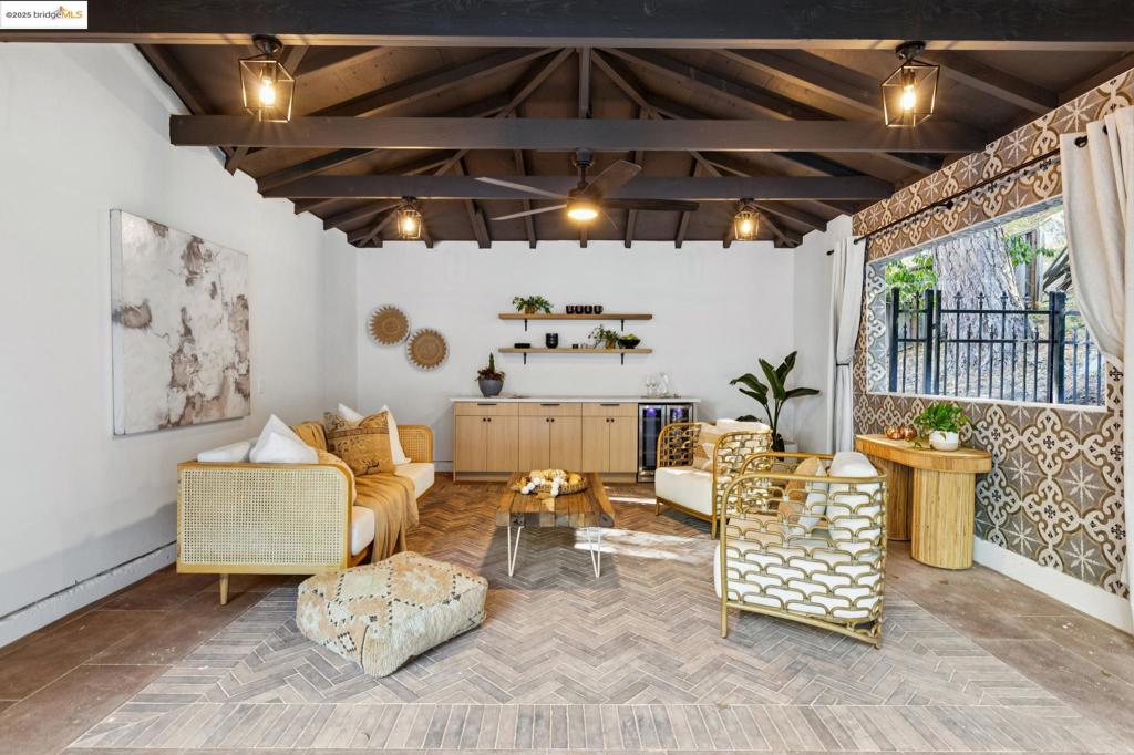 DOWNTOWN LAF - Residential