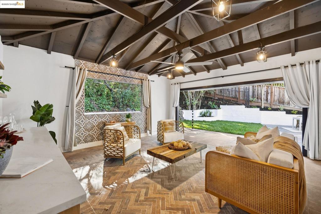 DOWNTOWN LAF - Residential