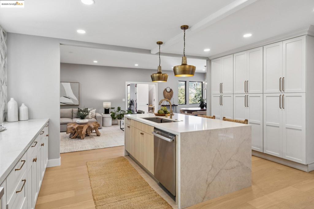 DOWNTOWN LAF - Residential