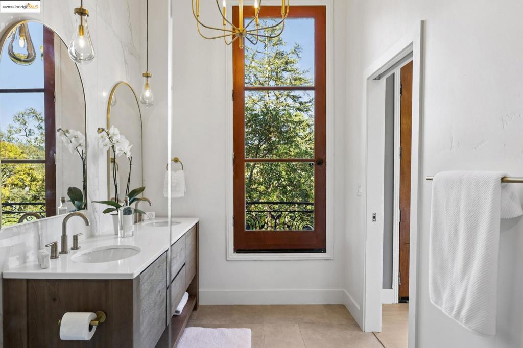 DOWNTOWN LAF - Residential