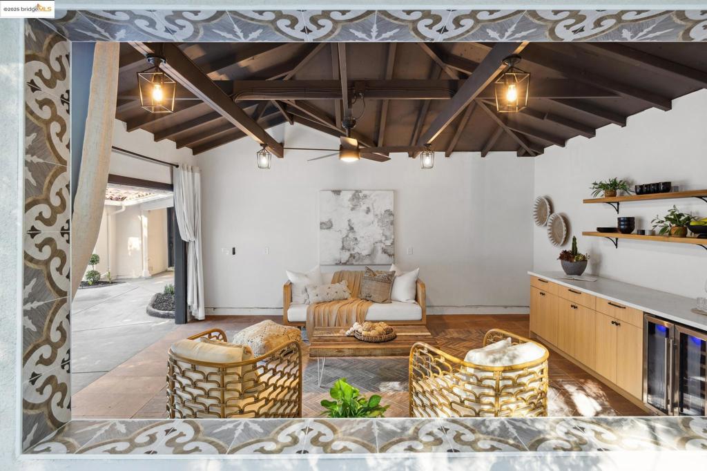 DOWNTOWN LAF - Residential