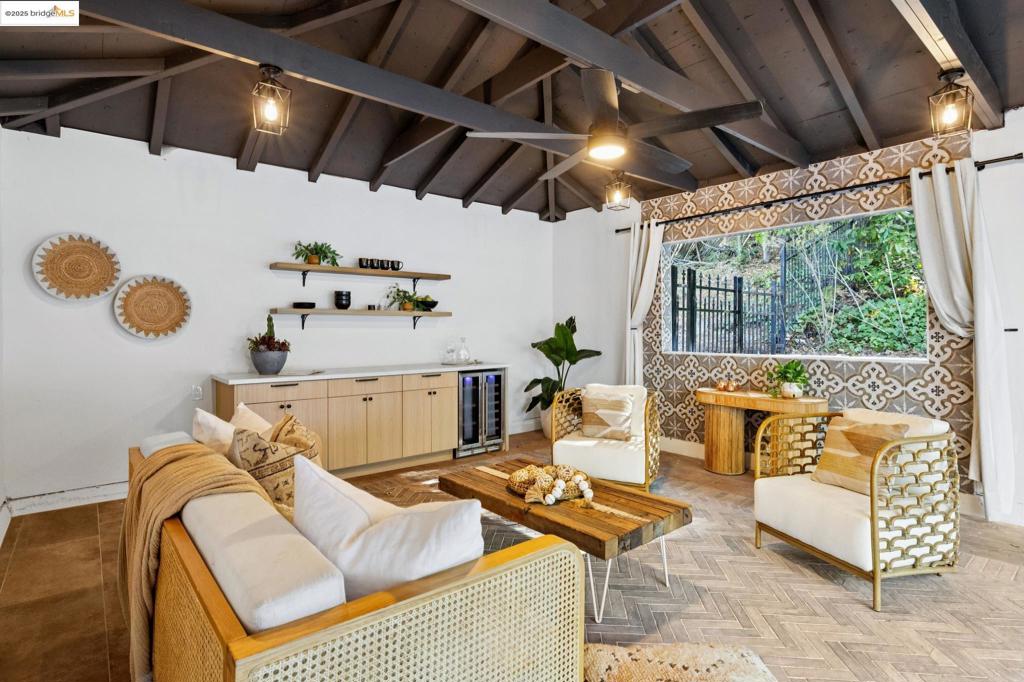 DOWNTOWN LAF - Residential