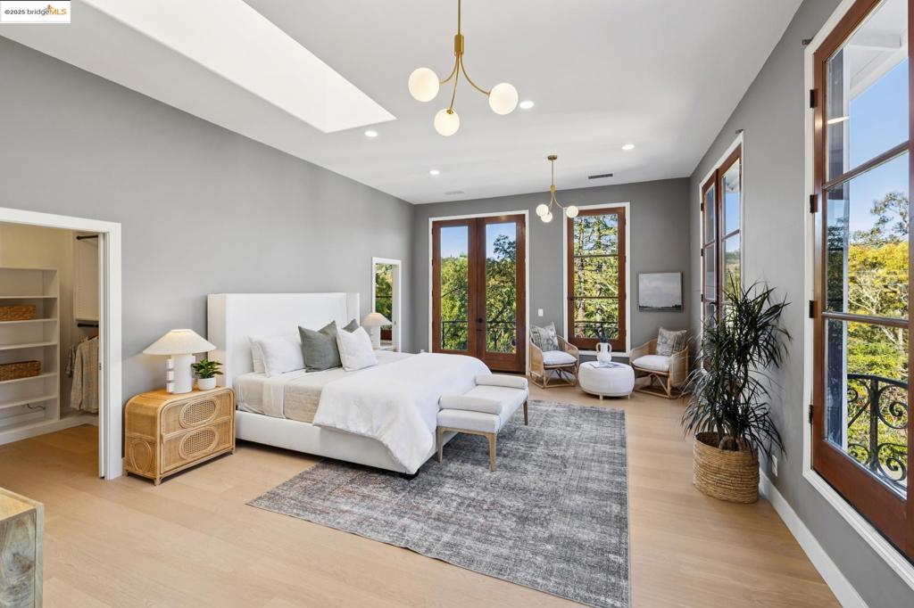 DOWNTOWN LAF - Residential