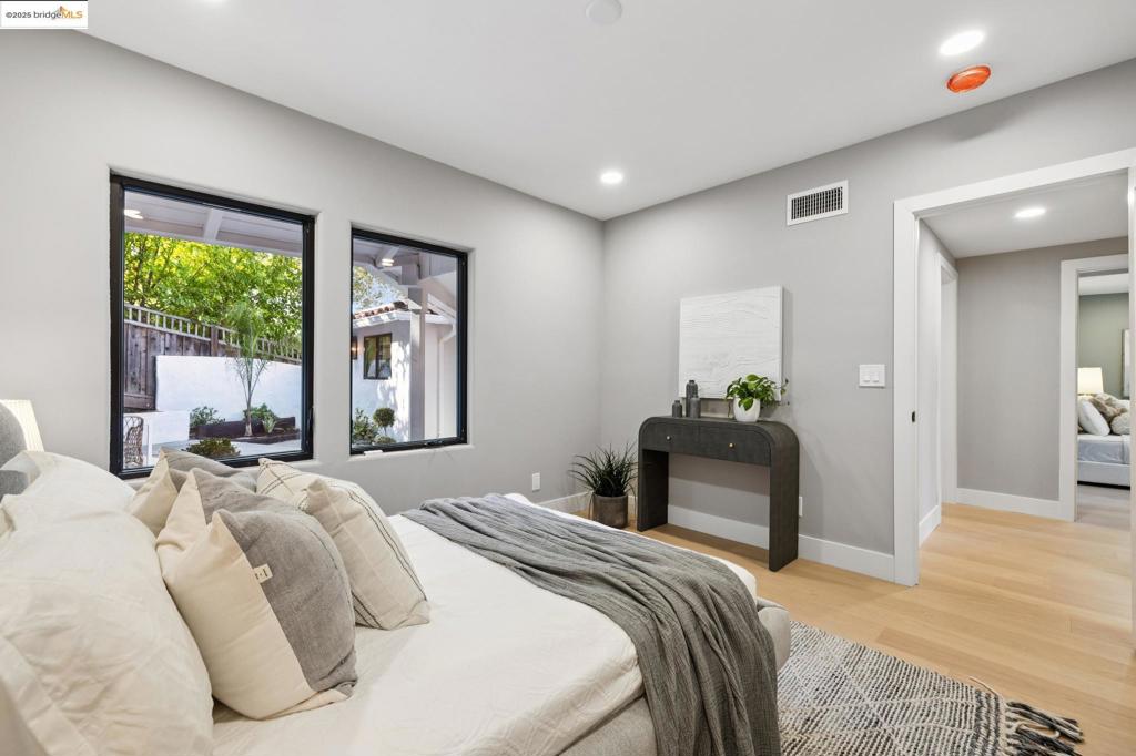 DOWNTOWN LAF - Residential