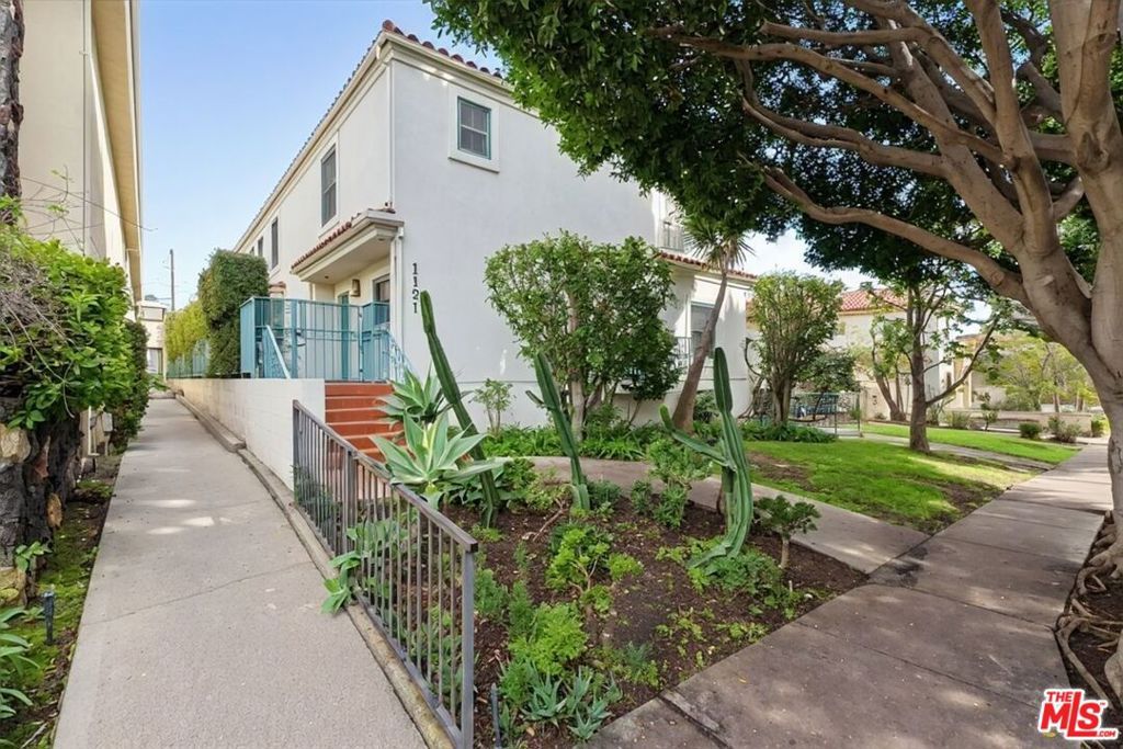 Photo of 1121 Princeton Street #5, Santa Monica, CA 90403 (MLS # 26665081)