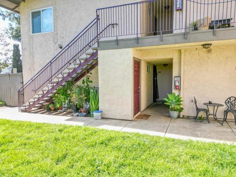 Photo of 240 W Lincoln Ave Ave #39, Escondido, CA 92026 (MLS # NDP2601842)