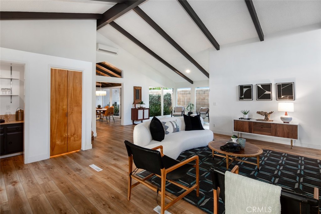 5360 E El Jardin Street