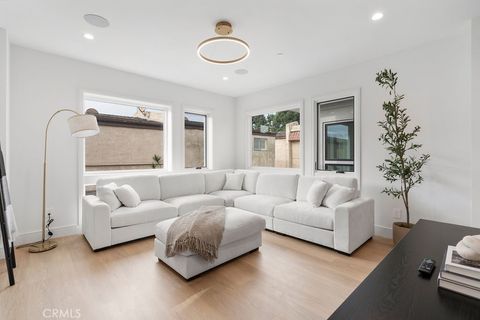 Photo of 903 W Duarte Road, Arcadia, CA 91007 (MLS # CV26047345)