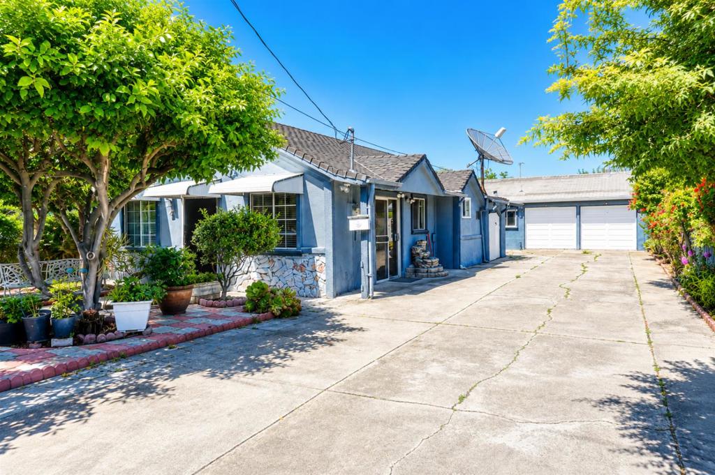 64 Melrose Avenue