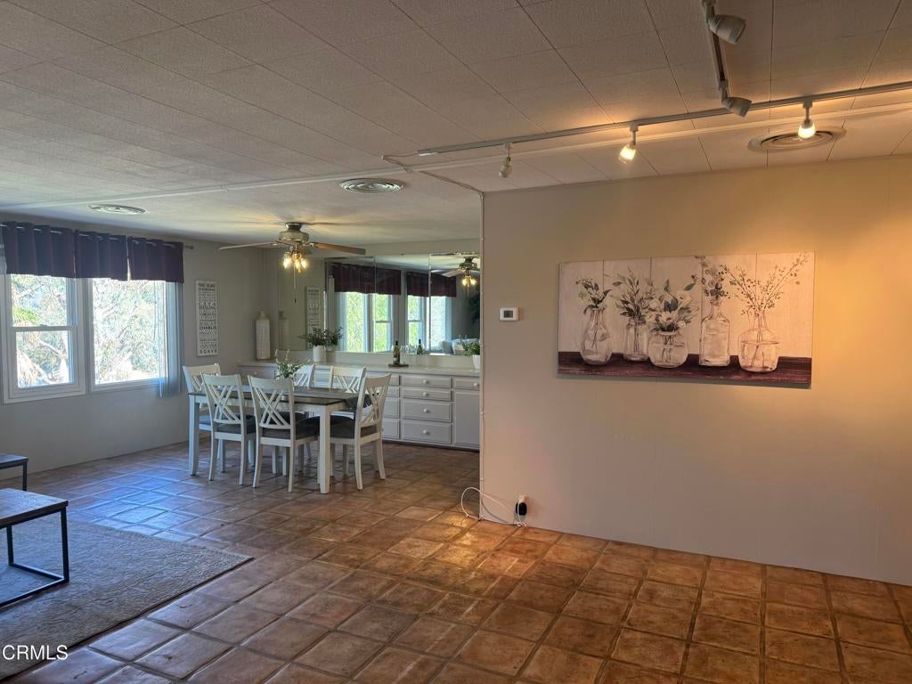 33 Pringle  Court Court 33
