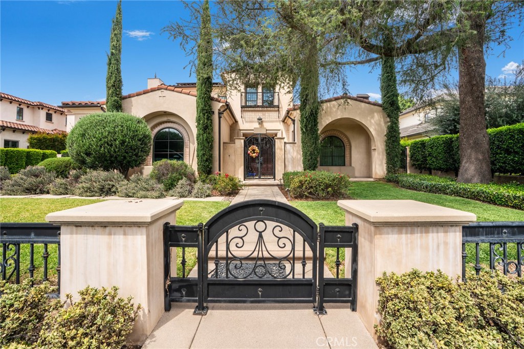 501 W Woodruff Avenue