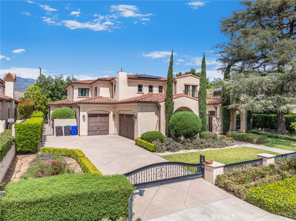 501 W Woodruff Avenue