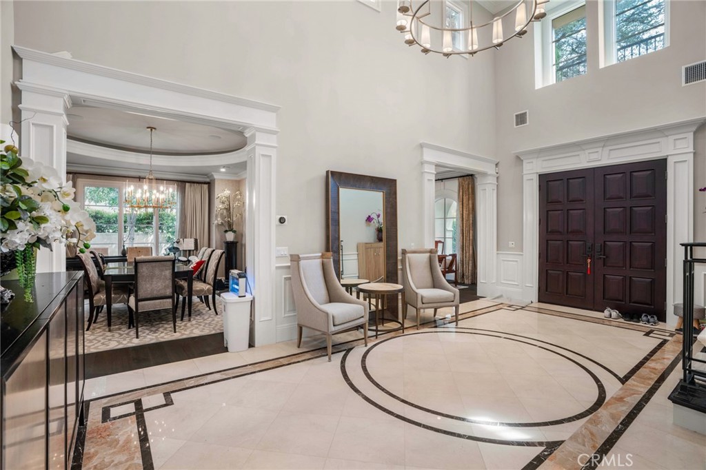 501 W Woodruff Avenue