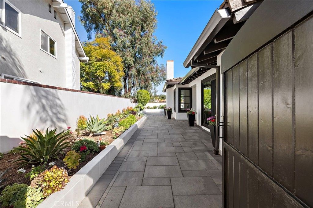 Photo of 24332 Bellerive circle Cir, Laguna Niguel, CA 92677 (MLS # LG26038614)