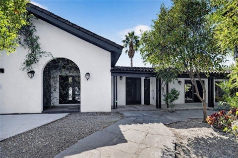 Photo of 14720 Valerio St, Van Nuys, CA 91405 (MLS # SR26182792)