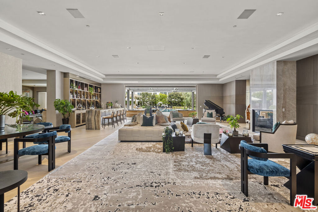616 N Beverly Drive
