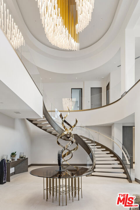 616 N Beverly Drive