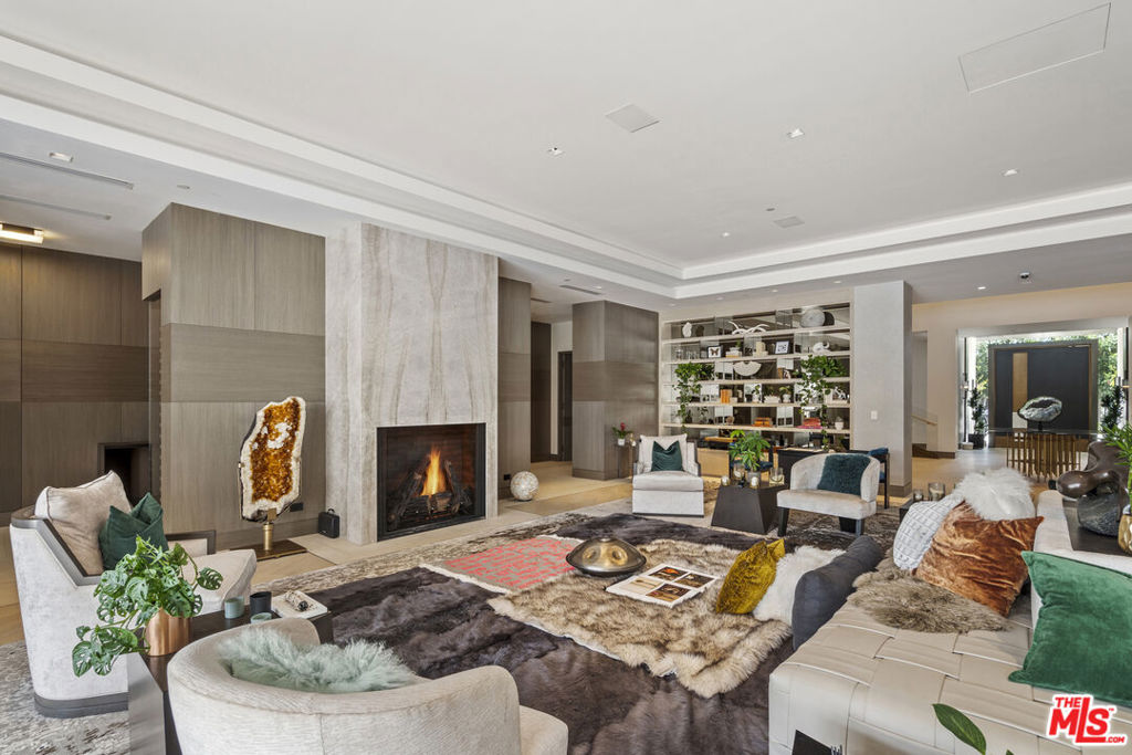 616 N Beverly Drive