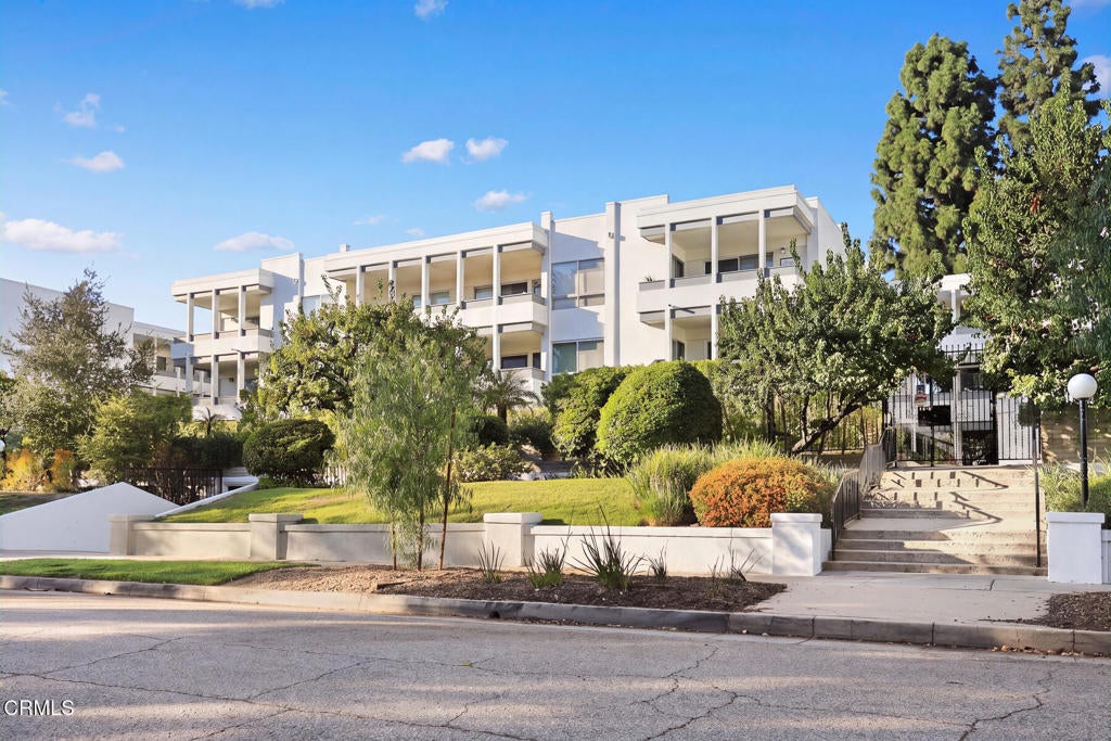 190 Arroyo Terrace