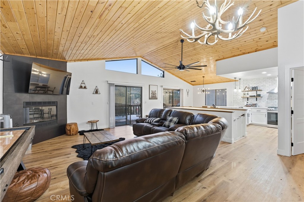 42677 Alta Vista Avenue