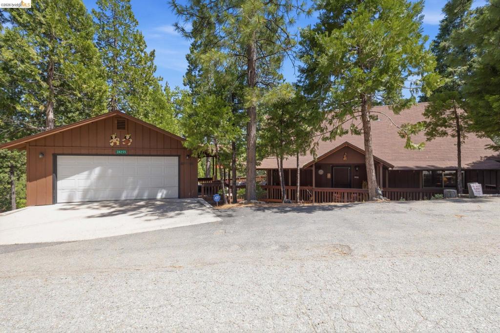 24255 Black Oak Ct