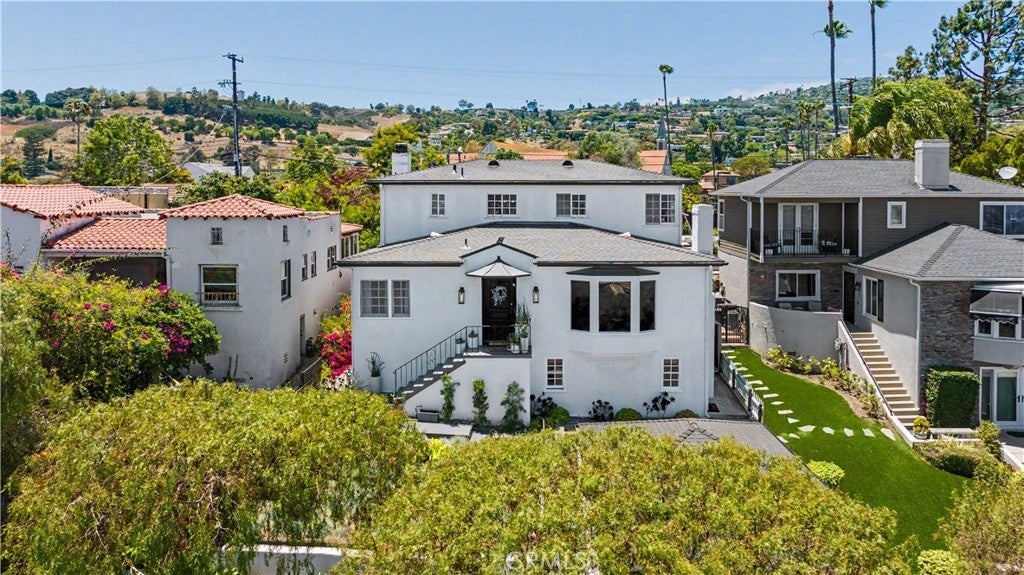 923 S Dodson