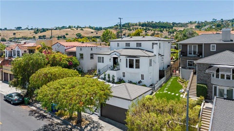 Photo of 923 S Dodson AVE, San Pedro, CA 90732 (MLS # SB26127451)