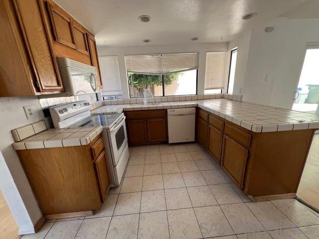 934 VENICE Gln