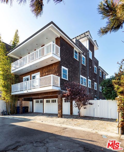 Photo of 702 Pacific Ave. Ave, Venice, CA 90291 (MLS # 25575999)