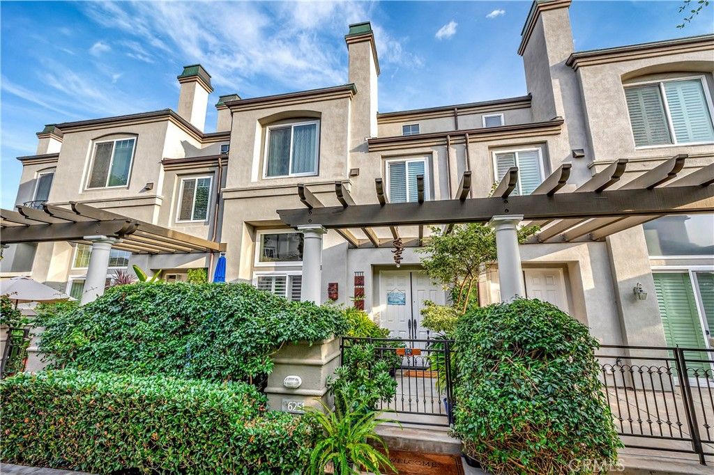 Photo of 6251 Surfpoint Cir Cir, Huntington Beach, CA 92648 (MLS # OC25259241)