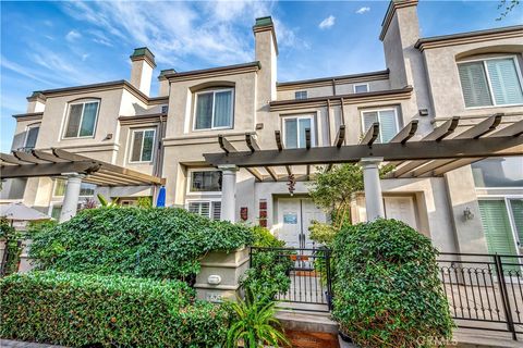 Photo of 6251 Surfpoint Cir Cir, Huntington Beach, CA 92648 (MLS # OC25259241)