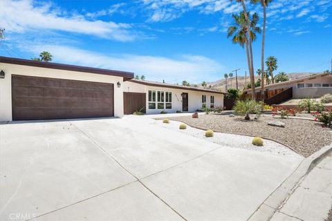 Photo of 39120 Paradise Way, Cathedral City, CA 92234 (MLS # CV26015543)