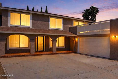 Photo of 1909 Bardet Place, Simi Valley, CA 93065 (MLS # 226001218)