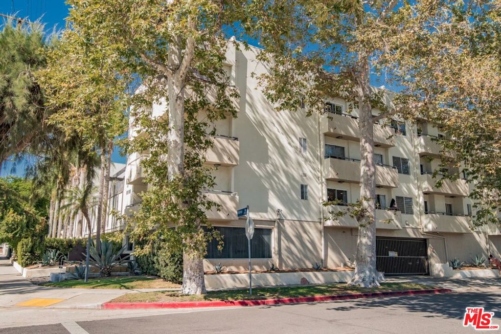 4702 Fulton Avenue 107