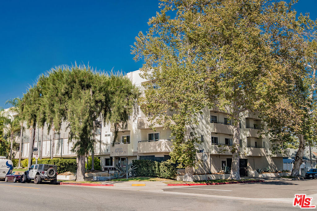 4702 Fulton Avenue 107